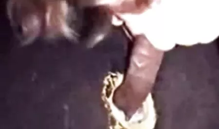 Tytöt kotimaiset seksivideot saavat hänet kyyneliin.