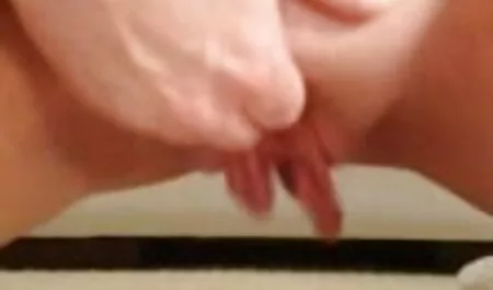 Nuori seksi videot pomo sytyttää sihteerin takapuolen
