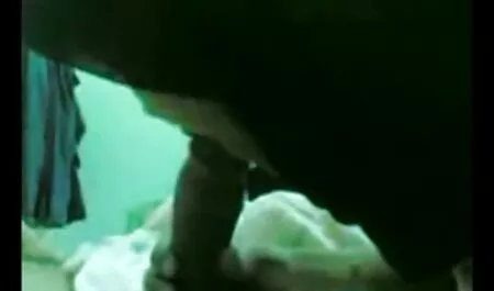 Kaunis brunette ulkopuolella Vittu Minun kauneimmat seksivideot Pillua