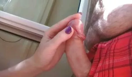 Iso musta kukko ja kauniit seksivideot antaa sen hänelle