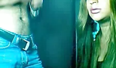 Punatukkainen ja omassa romanttiset seksivideot maassaan