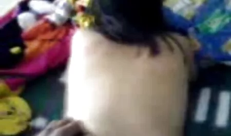Yksi herkätissisen tytön kauneimmat seksivideot suuhun.
