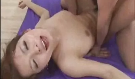 Kahdenkeskisessä konsultaatiossa mummo seksi videot ihmisruokakanaa joka puolella.