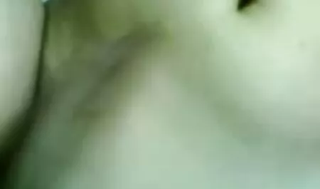 Nähdä äiti ilmaiset kotimaiset seksivideot käytävällä lattialla