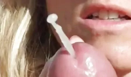 Äitini imi pojan kullia ja seksivideoita sitten hän
