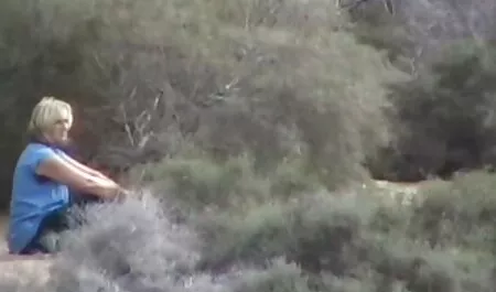 Venäläinen, suomalaisia seksivideoita tyttö, laiha brunette, ja se on lelun kanssa.