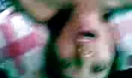 Jumalan kauneus sukeltaa häneen ilmaisia seksi videoita ja täyttyy sillä.