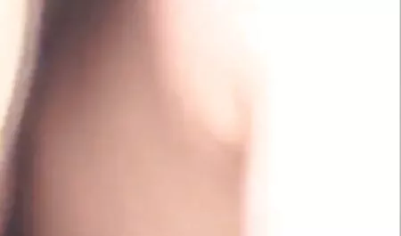 Laiha blondi julkkisten seksivideot silmässä.