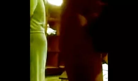 Täysin istuu Huora perseeseen seksivideoita