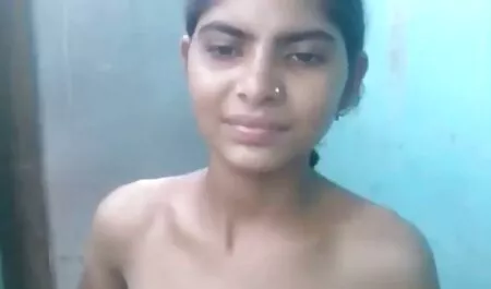 See woman seksivideoita with a breeze, go on A trip
